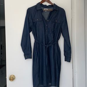 Jean woman dress to knee.